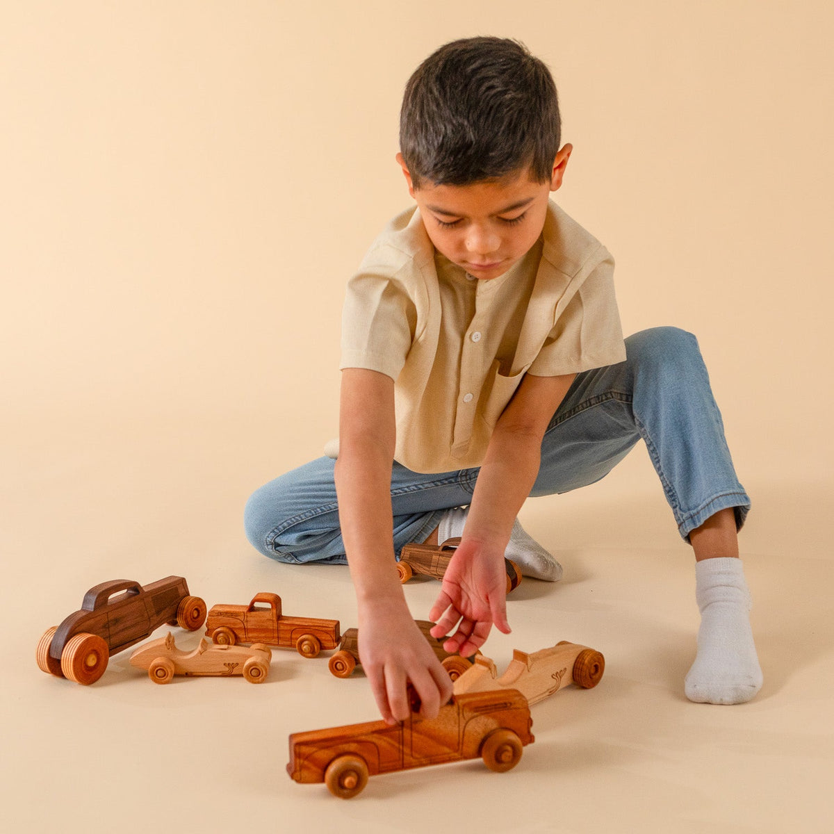 Montessori Educational 5.5" Natural Wooden Pickup Truck for Toddlers 1–3 | Eco-Friendly Mahogany Wood Toy | Made in the USA 🇺🇸